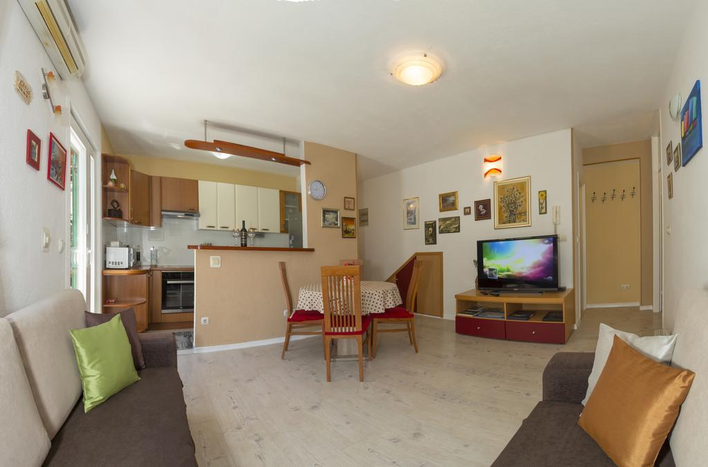 City Center Apartment Kadena Сплит Екстериор снимка